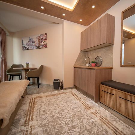 Sm Exclusive Apartments Visoko Eksteriør billede